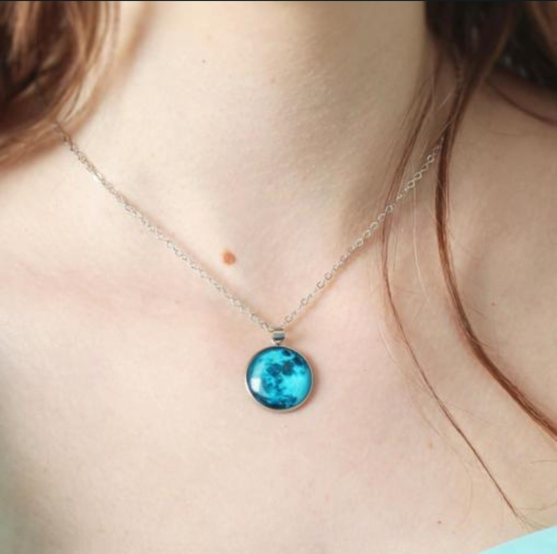 Rising Blue Moon Chain