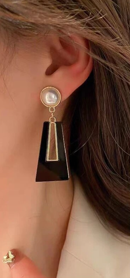 Pearl Drop Earring