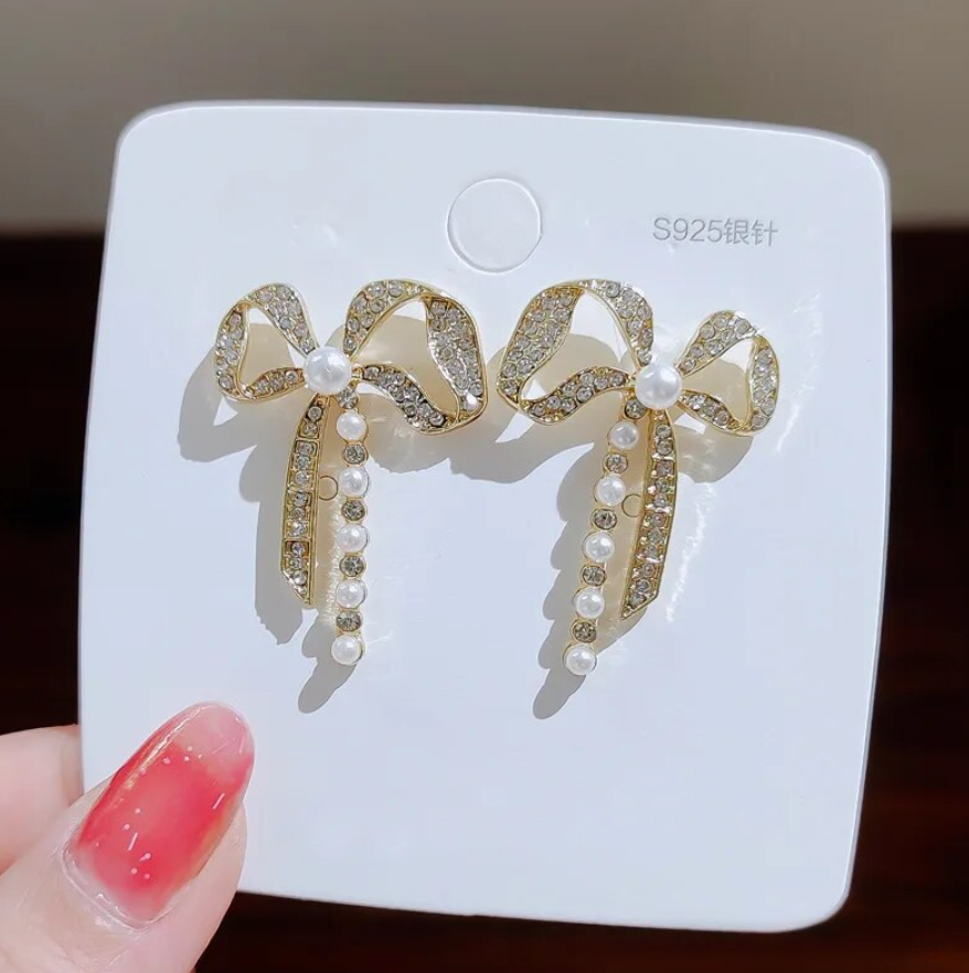 Bow Pearl Drop Earring