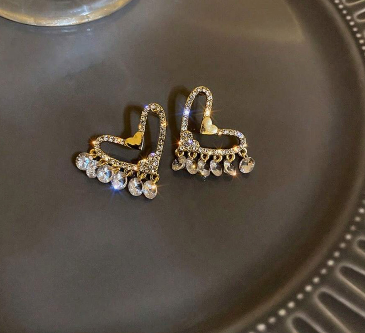 Stylish Heart Hanging Earring