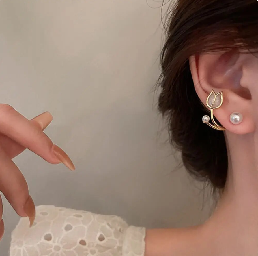 Lotus Pearl Stud Earring