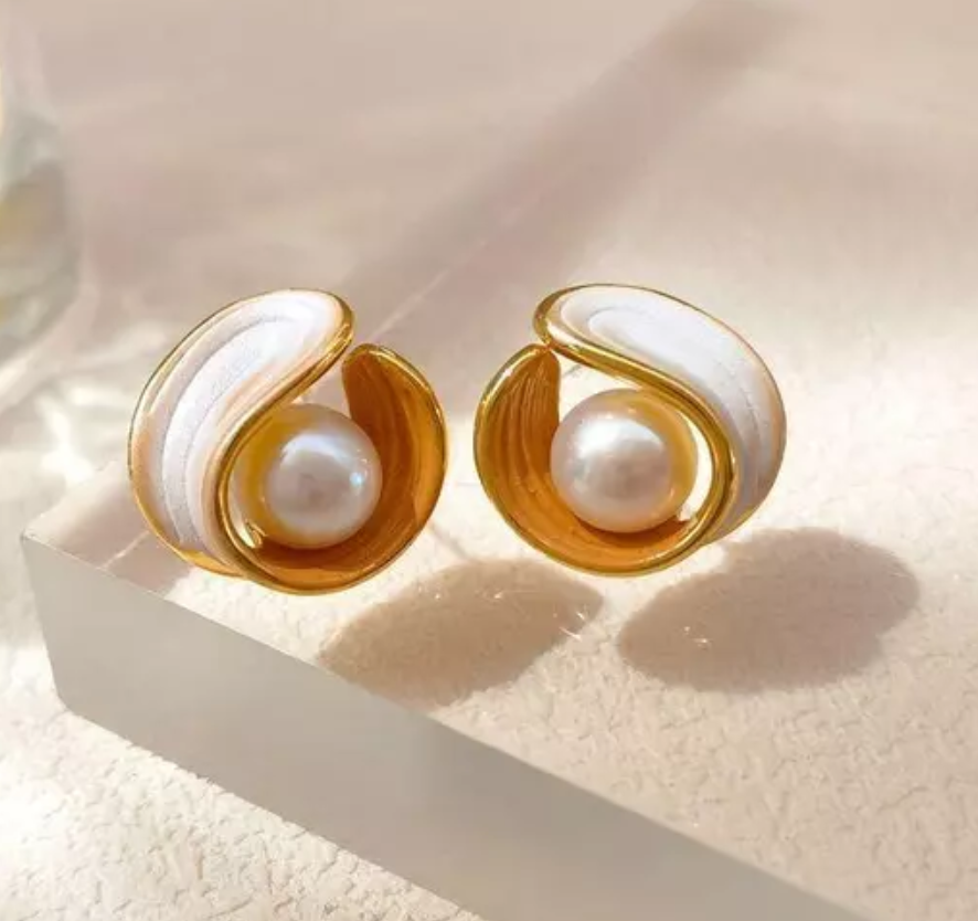 Pearl shell Stud Earring