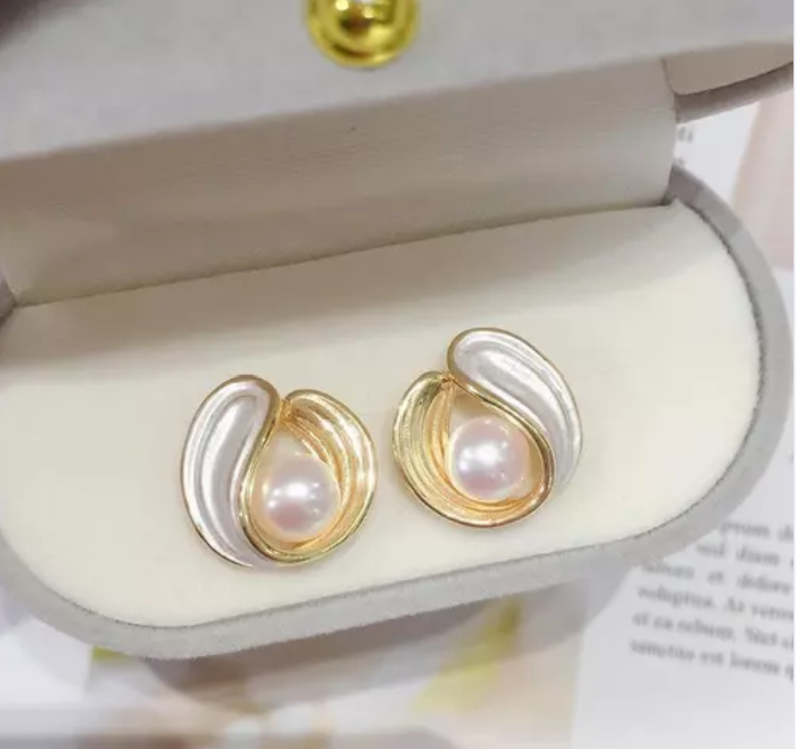 Pearl shell Stud Earring