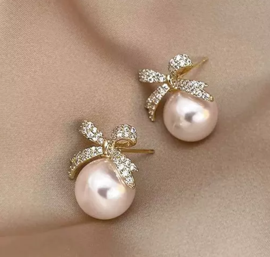 Bow Shaped Pearl Drop Earring