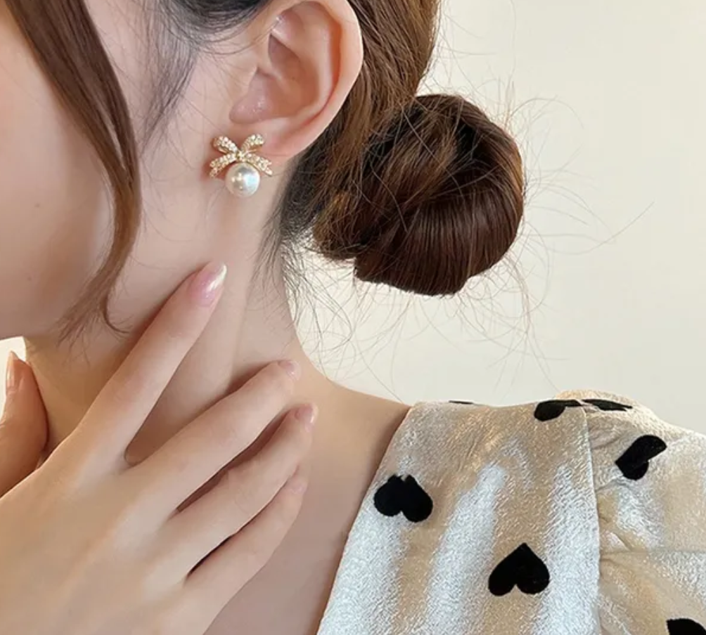 Bow Shaped Pearl Drop Earring