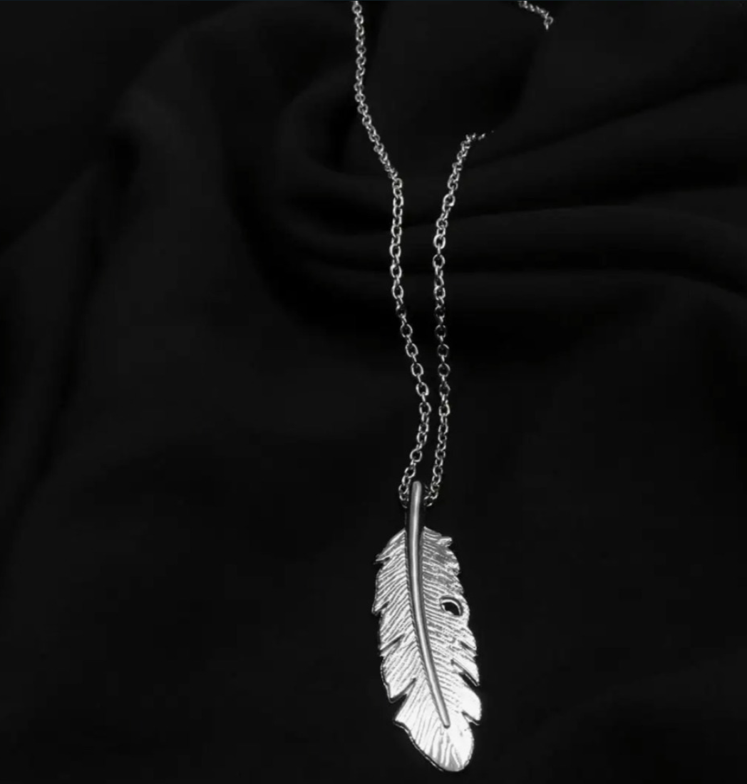 Unisex Stylish Feather Leaf Pendant