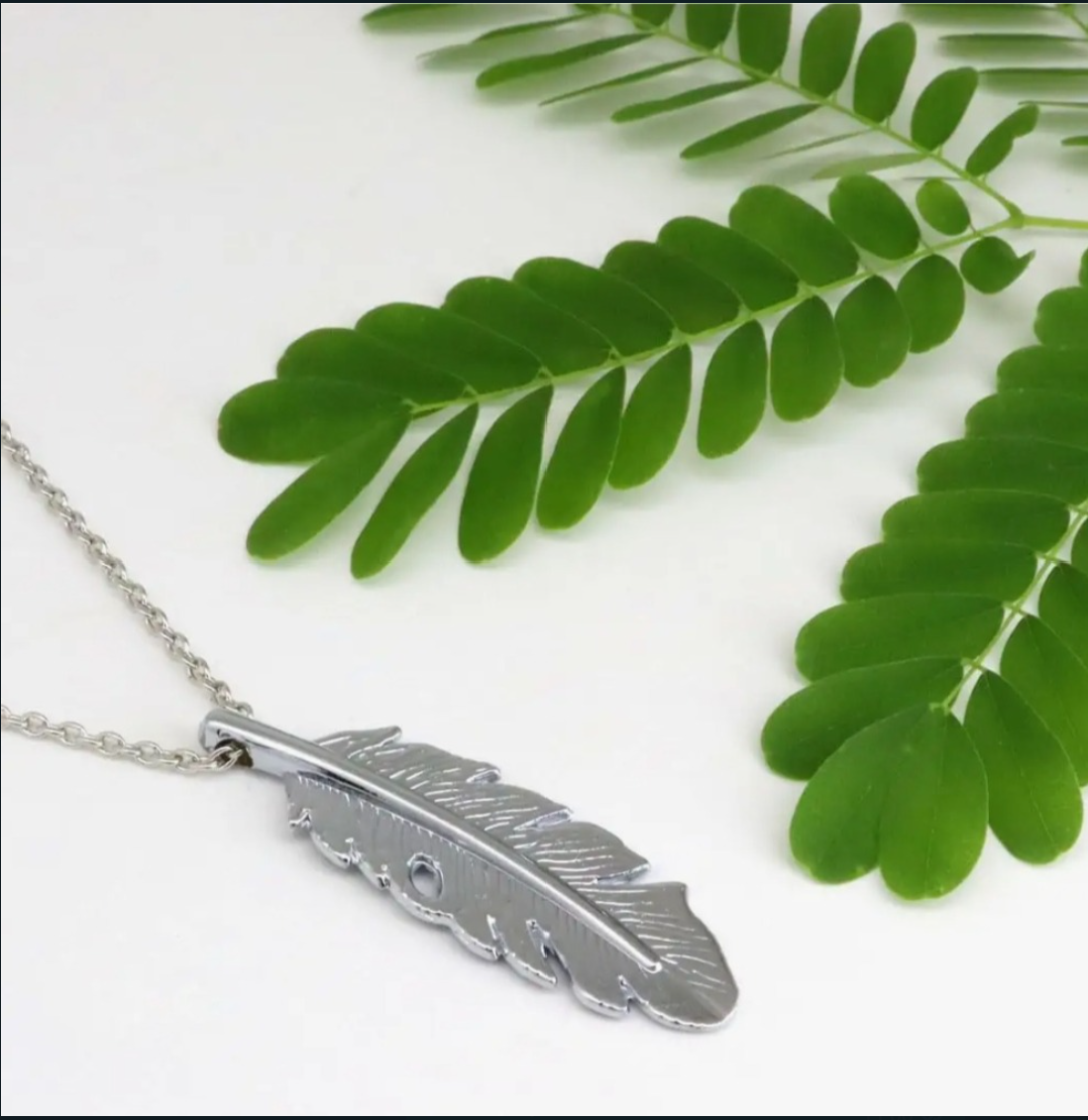 Unisex Stylish Feather Leaf Pendant