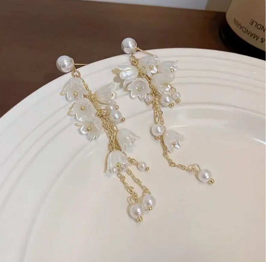 Gorgeous White Floral Pearl Drop Earring