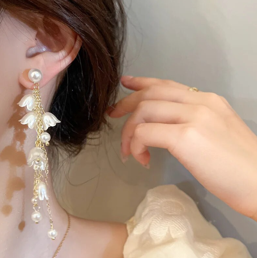 Gorgeous White Floral Pearl Drop Earring