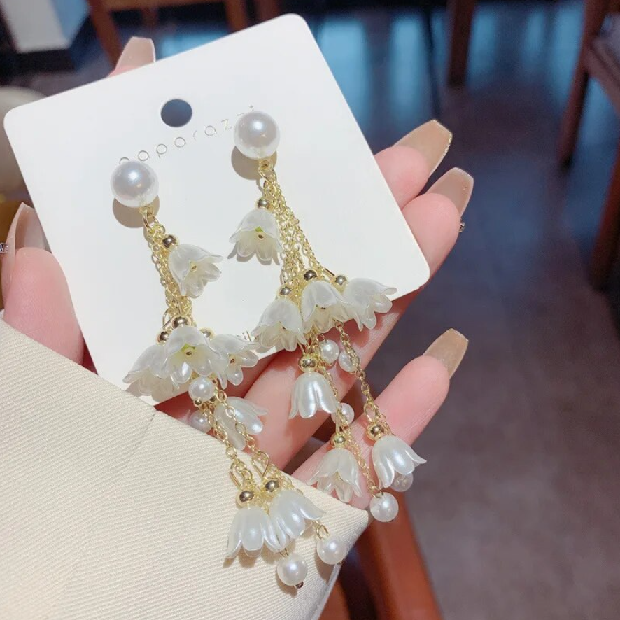 Gorgeous White Floral Pearl Drop Earring