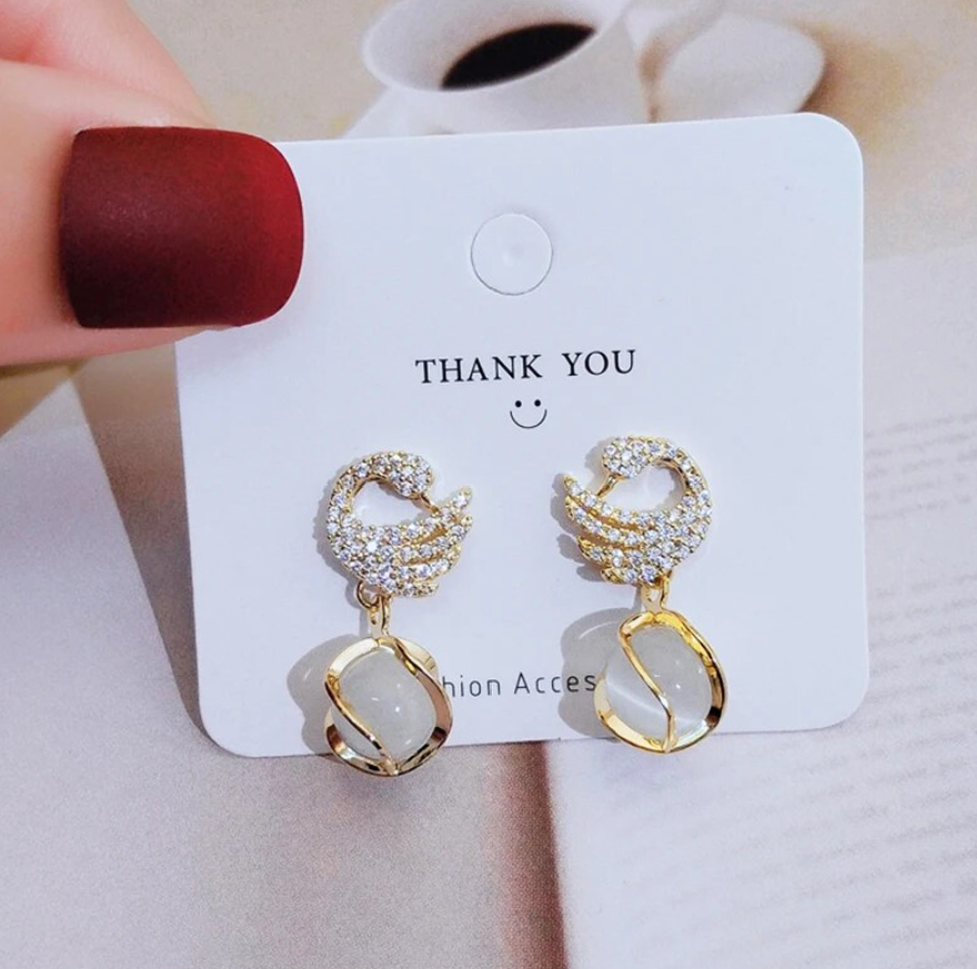 Swan Pearl Drop Earring