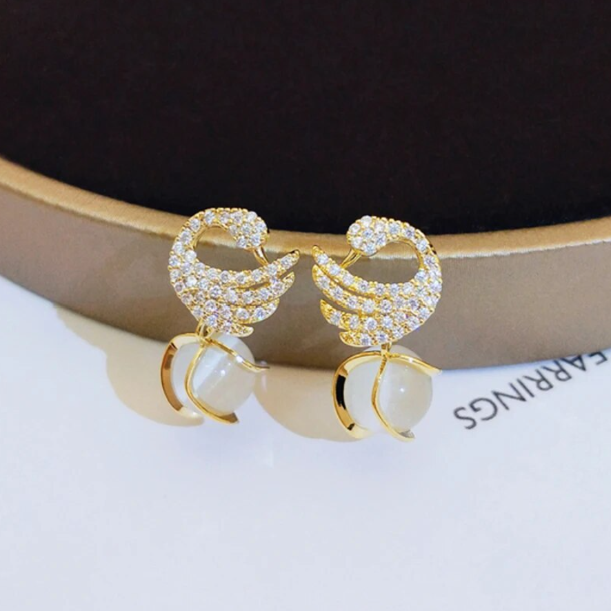 Swan Pearl Drop Earring