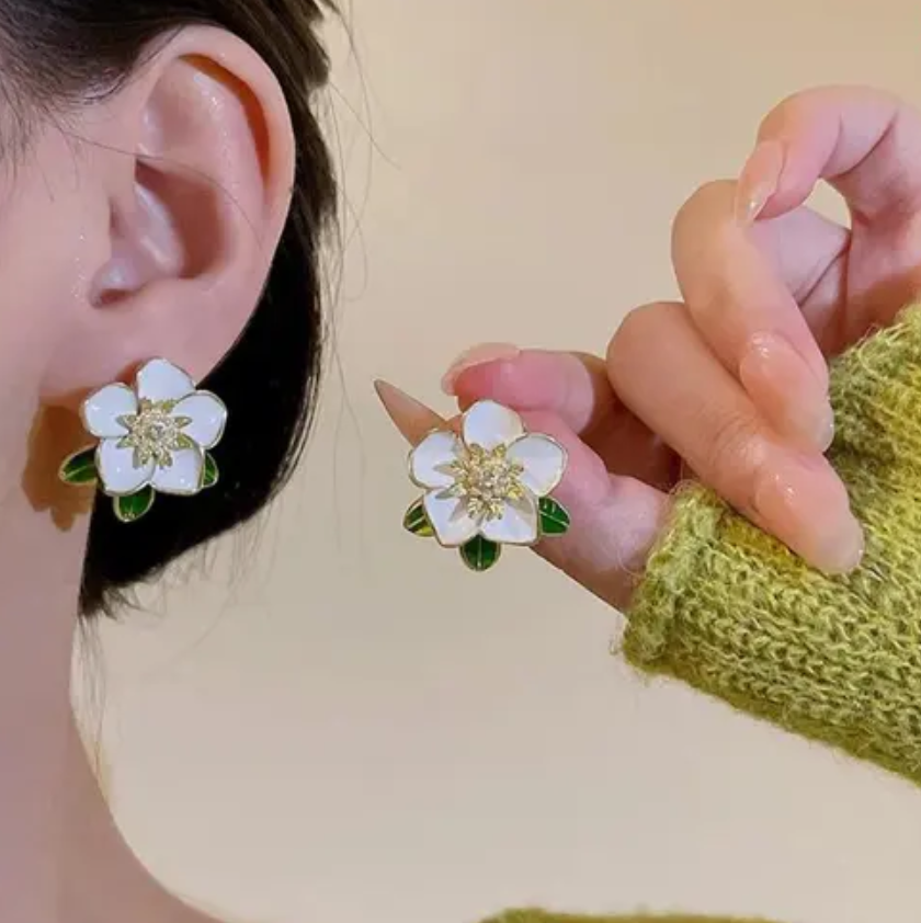 Stunning Flower Stud Earring