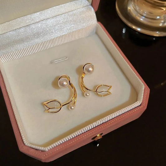 Lotus Pearl Stud Earring