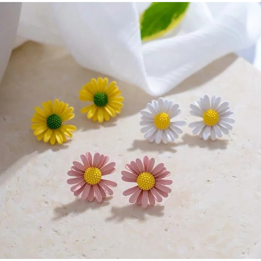 Fresh Daisy Flower Stud Earring