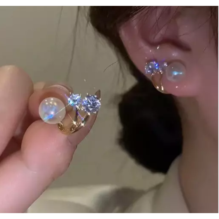 Soft Wrap Style Stud Earring