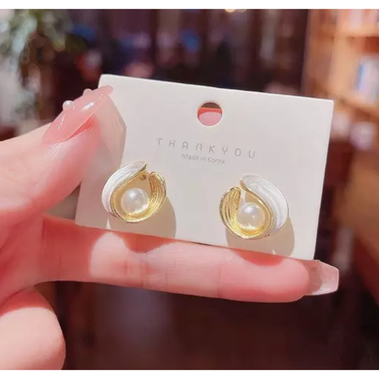 Pearl shell Stud  Earring