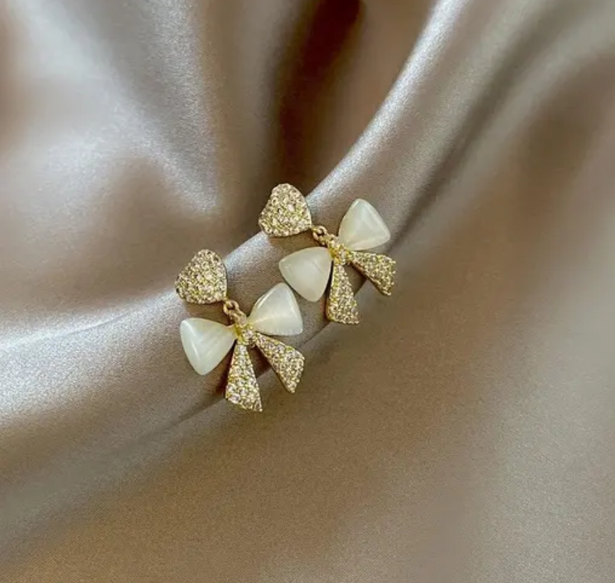 Bow Heart Stud  Earring