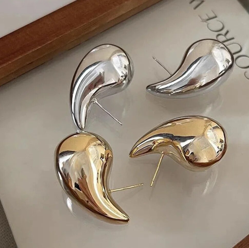 Teardrop Gold Earring